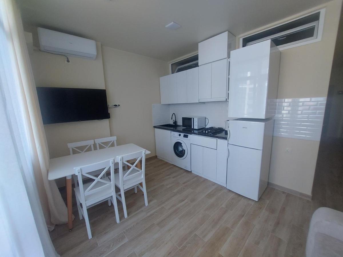Andrew'S 2 Rooms Apartment In Batumi Ანდრიას 2 Ოთახიანი Აპარტამენტი Ბათუმში Екстер'єр фото